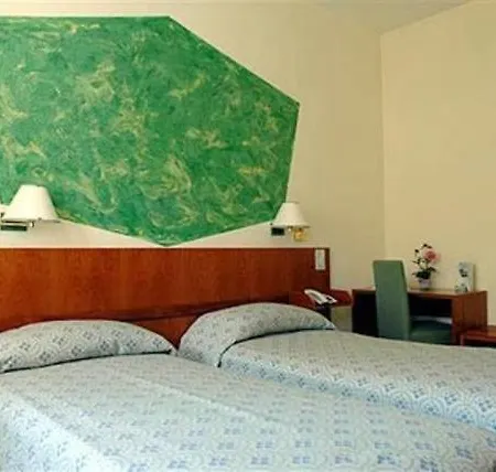 Hotell Boston 3*