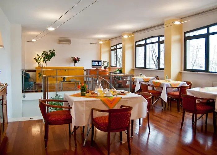Hotel Boston 3*