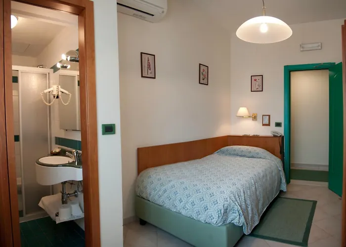 Hotel Boston 3*